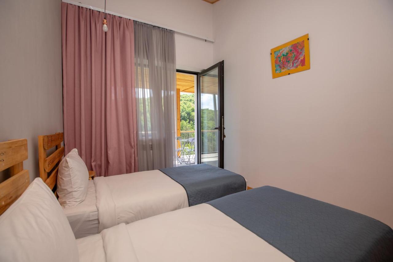 Vardeni Guesthouse Hrazdan Eksteriør bilde